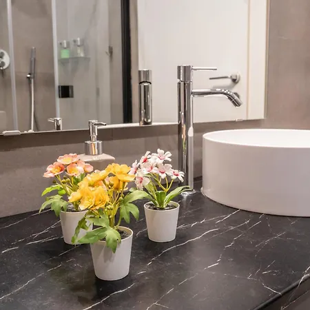 Due Strade - Oltrarno Collection